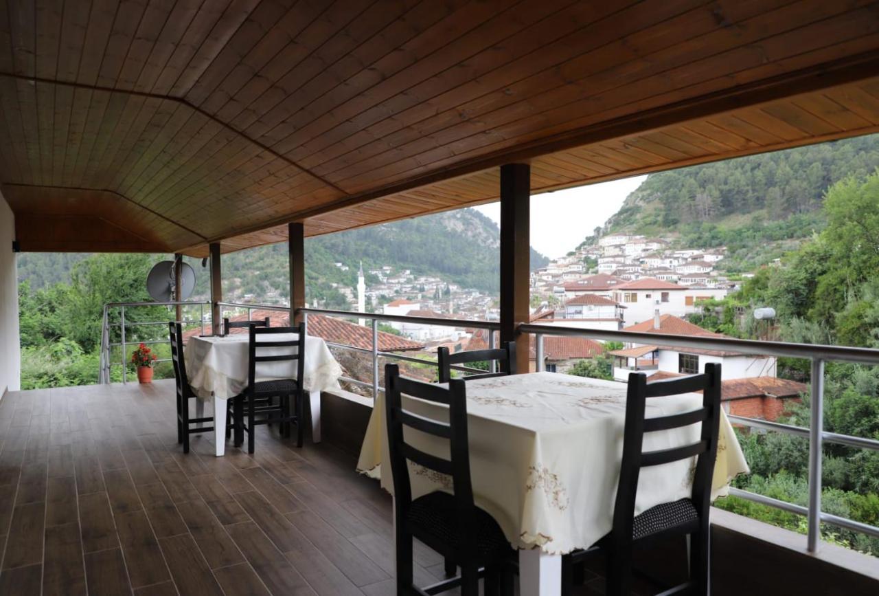 Guest House Bumbli 베라트 외부 사진