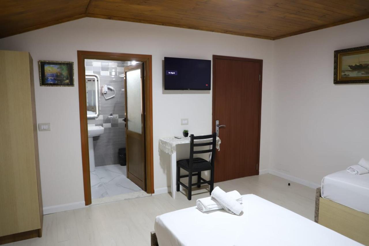 Guest House Bumbli 베라트 외부 사진